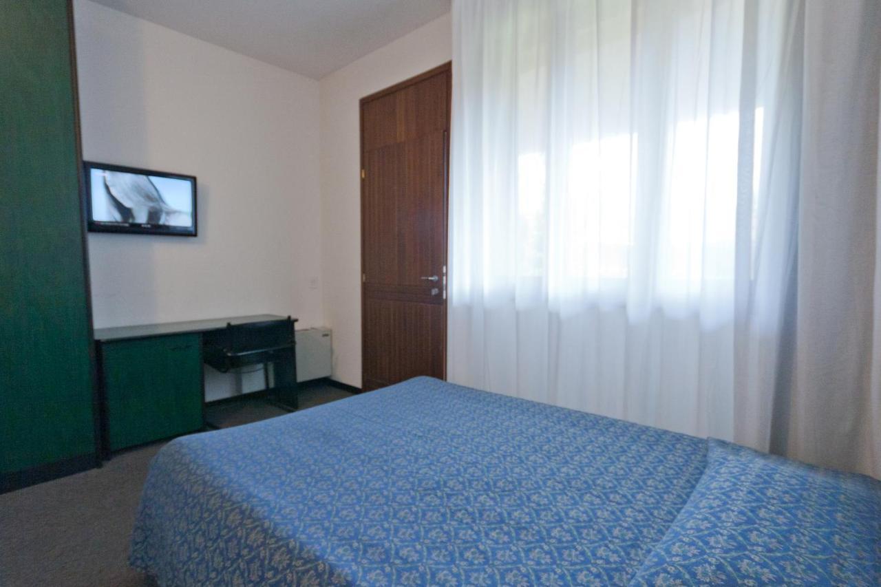Hotel Campana เรจโจเอมิเลีย ภายนอก รูปภาพ